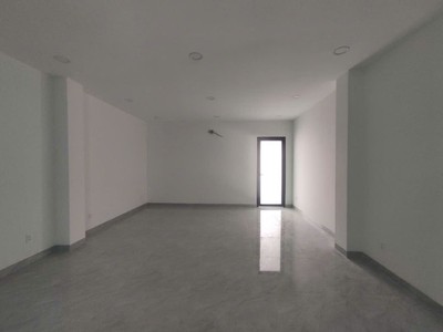 Cho thuê nhà phường an phú quận 2, diện tích 5x20, có hầm và thang máy. 4