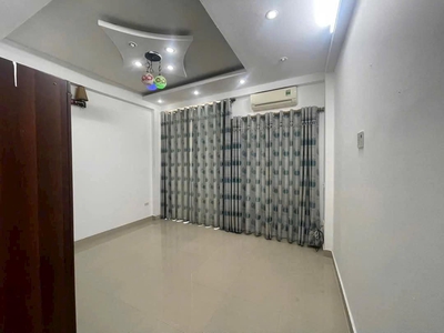 Bán nhà 3.5 tầng gara oto ngõ phố Lê Viết Quang, TP Hải Dương, 48.5m2, mt 4.38m, 3 ngủ, 3vs 4