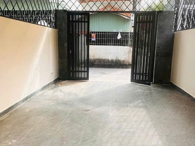 3 tầng ô tô để trong sân, gần Hoàng Huy An Đồng. 1