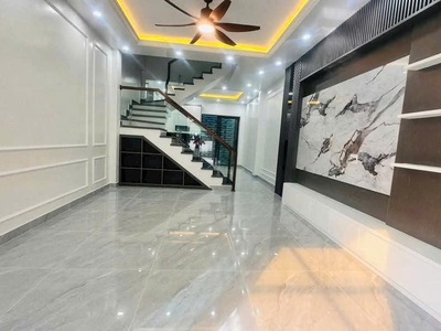 3 tầng ô tô để trong sân, gần Hoàng Huy An Đồng. 2