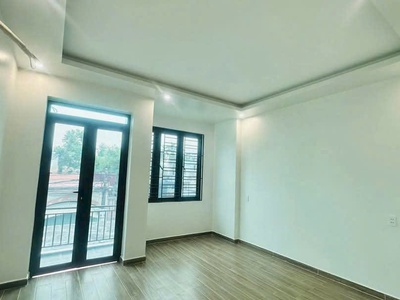 3 tầng ô tô để trong sân, gần Hoàng Huy An Đồng. 3