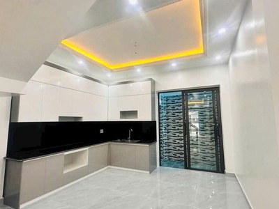 3 tầng ô tô để trong sân, gần Hoàng Huy An Đồng. 5