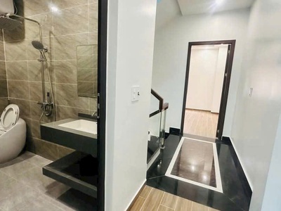 3 tầng ô tô để trong sân, gần Hoàng Huy An Đồng. 6