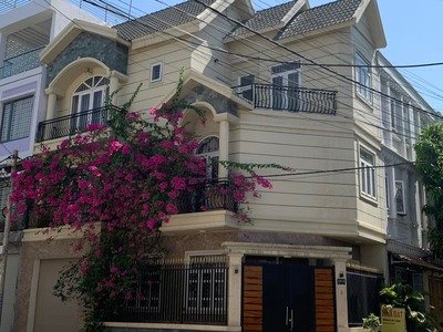 Căn góc biệt thự đường 827 phú hữu DT 73m , 3 tầng 0