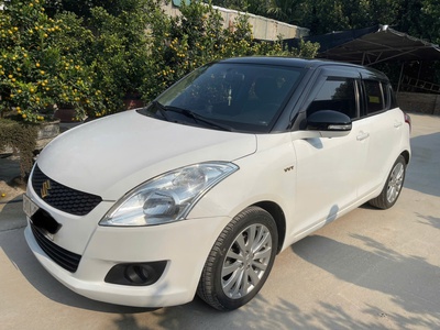 Bán xe SUZUKI SWIFT logo vàng sx 2016 giá 310tr 0