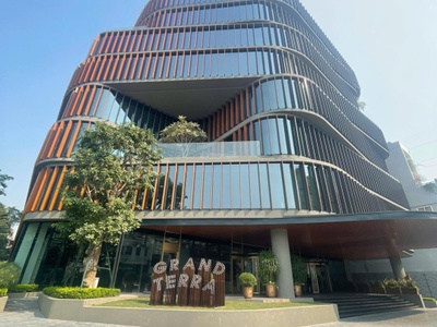 Cho thuê sàn văn phòng hạng a trên phố cát linh dt 200-500-1500m2 giá chỉ 750k/m2 0