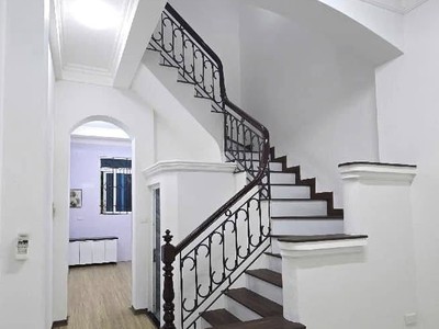 Bán nhà siêu hiếm trần phú, hà đông. dt 50m2. dân xây kiên cố, ô tô đỗ cửa. nhà đẹp về ở luôn 1