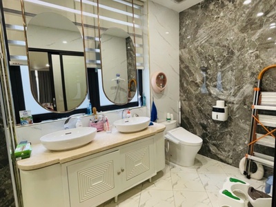 Lạc long quân - 87m 7 tầng thang máy - ô tô vào nhà - chỉ 19 tỷ 3