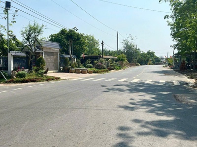 Em cần cắt lỗ 1000m2 có 100m2 Tiến Hưng, Tp. Đồng Xoài giá chỉ 305 triệu bao lệ phí sang tên ạ 0