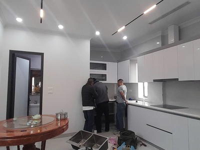 Cho Thuê nhà mặt đường Tôn Đức Thắng gần ngã 5 Cơ Điện An Dương , có thang máy , thang bộ , làm VP , 4