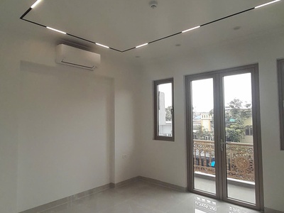 Cho Thuê nhà mặt đường Tôn Đức Thắng gần ngã 5 Cơ Điện An Dương , có thang máy , thang bộ , làm VP , 5