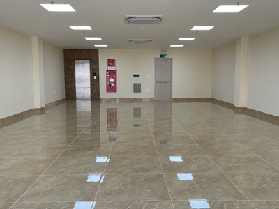 Bán tòa văn phòng mặt phố lê đức thọ, 136m2 xây 9 tầng, vị trí đẹp kinh doanh ngân hàng, văn phòng 2