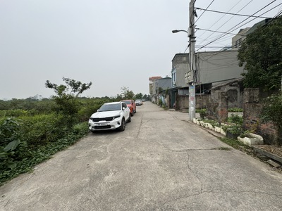 Chính chủ chuyển công tác bán 60m2 đất Viện Rau B, Trâu Quỳ. Đường rộng ô tô tránh, view thoáng mát 0
