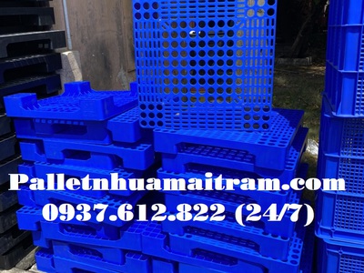 Pallet nhựa cũ tại Dĩ An chuyên phân phối trong các khu công nghiệp 9