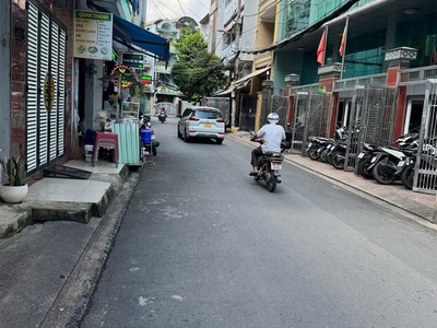 Bán nhà hẻm 127 ba vân , p.14 tân bình, 4,2 23m, 2 tầng, 110tr/m 4