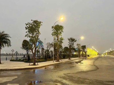 Cc bán biệt thự mặt hồ vinhomes cổ loa 1