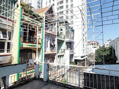 Nhà dt to - hẻm trải nhựa xe hơi đậu cửa - q10 tô hiến thành đối diện big c - q10 - 61m2 - 3 tầng 4