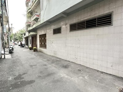 Nhà dt to - hẻm trải nhựa xe hơi đậu cửa - q10 tô hiến thành đối diện big c - q10 - 61m2 - 3 tầng 0