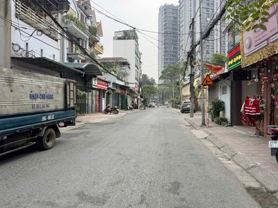 Bán 48,5m2 nhà 3 tầng mặt Phố Đức Giang, Long Biên. Ngay cạnh nhà văn hóa, trường mầm non và hai tòa 4