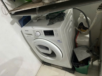 Chính chủ gửi bán căn hộ 2 ngủ view Hồ tầng trung, giá rẻ nhất tòa HH03B KDT Thanh Hà Cienco 5 3