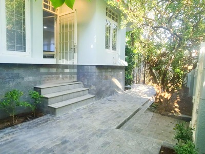 Cho thuê nhà phường an phú quận 2, dt 10x20, cách song hành 200m, đi 2km ra cầu sài gòn 0