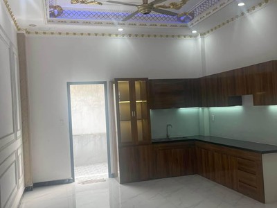 Bán nhà 1 trệt 2 lầu gần trường THCS Nguyễn Văn Trỗi 1