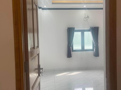 Bán nhà 1 trệt 2 lầu gần trường THCS Nguyễn Văn Trỗi 2