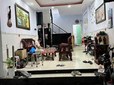 Lê văn lương q7 kết cấu 2 tầng 55 m2 chủ đi mỹ nên bán lại nhỉnh 4 tỉ thương lượng 0