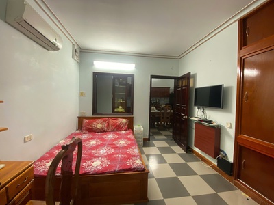 Cho thuê nhà nguyên căn nội thất gỗ đẹp đường châu văn liêm giá 12tr 3