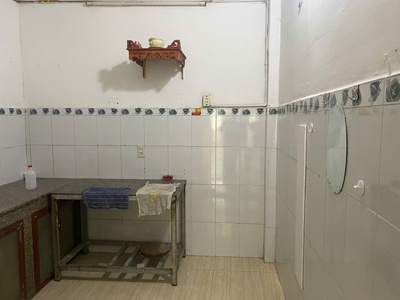 Cho thuê nhà mới sơn sửa hẻm xe hơi thông đường phạm văn bạch, p.15, tân bình 2