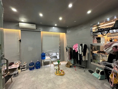 Căn nhà đặc biệt lương khánh thiện hàng hiếm lô góc 3 mặt thoáng . căn nhà 5 tầng đang cho 4