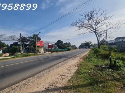 Bán 9m x 30m mặt tiền tôn đức thắng, thị xã lagi giá rẻ nhất, sổ hồng riêng 1