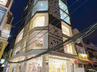 Cho thuê nhà góc 2MT 459 - 461 CMT8, P13, Q10. Trệt, 7 lầu, Thang Máy, Dt 800m2 chỉ 150tr 1