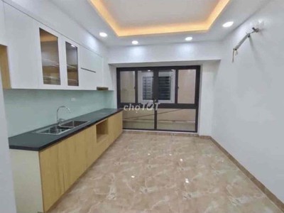 Cho thuê nhà riêng ở hộ gia đình tại  ngõ 145 Quan Nhân - Thanh Xuân 30m x 5T giá 12.5tr 1