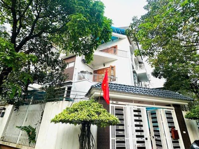 Bán biệt thự mễ trì mỹ đình 202m2x4t, mặt tiền 8.5m,ô tô tránh,vỉa hè, 38 tỷ 0