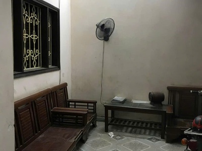 Cho thuê ở gia đình, nhóm 8 người nhà ngõ 250 nguyễn trãi, thanh xuân 46m2, 3 tầng, 9.5tr 4