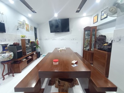 Nhà sân vườn gần mt ông ích khiêm, 175m2, 2 tầng đẹp, 8.x tỷ 3
