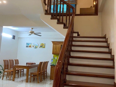 Bán nhà 4 tầng mặt phố Tiền Phong, ph Quang Trung, TP HD, gần 40m2, mt 4.6m, 3 ngủ, 3vs 5