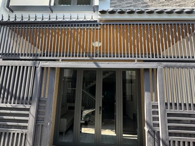 Bán nhà  siêu hót phạm văn bạch p.15, tân bình 4.6 tỷ - hẻm xe hơi ở trong nhà 1