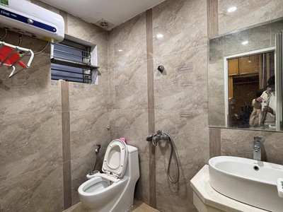 Chung cư b10 nam trung yên  69m 2pn nội thất đẹp, 4.8 tỷ 3