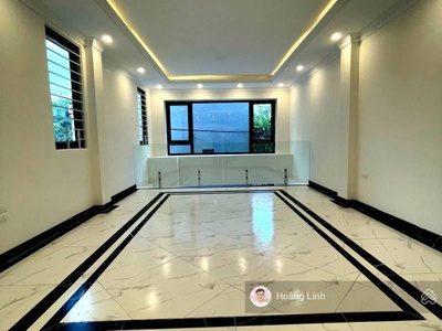 Bán nhà riêng tại đường lạc long quân, 8,2 tỷ vnd, 33 m2, 6 tầng, thang máy, 80m ra mặt phố 3