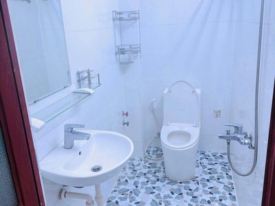 Nhà mới xây hẻm xe hơi ngay quang trung , gò vấp 4