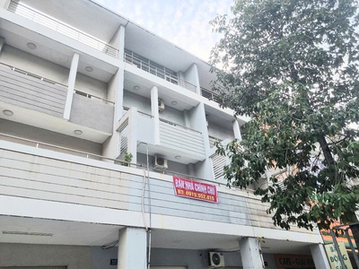 Nhà đẹp đầu tư phát triển mở rộng công ty , văn phòng , kinh doanh sầm uất. sát trung tâm hành 0