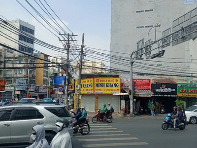 Cho thuê mặt bằng kinh doanh ngay góc ngã tư nguyễn xí - đinh bộ lĩnh 1