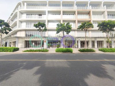 Cho thuê văn phòng sala quận 2, diện tích 100m2, giá 30tr, sàn trống suốt cực kỳ đẹp 0