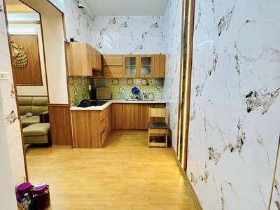 Bán căn tập thể tầng 1 phố lê gia định, 85m2, full nt, 3pn, giá 3.x tỷ 3