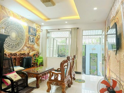 Khu vip nam hùng vương - 90m2 - 5 tầng btct có hầm để xe hơi - ngang 4,5m - giá chỉ 10 tỷ nhỉnh 1