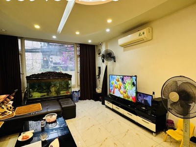 Gấp  cần bán nhà trung hòa, 42m , thang máy, 3 mặt thoáng sáng, 9.55 tỷ 0