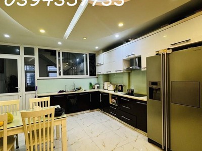 Gấp  cần bán nhà trung hòa, 42m , thang máy, 3 mặt thoáng sáng, 9.55 tỷ 3