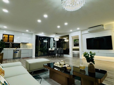 Bán căn hộ CC Nguyễn Cư Thạch quận Nam Từ Liêm 105m, 3 ngủ giá 6.9 tỷ, nhà đẹp, full đồ 3